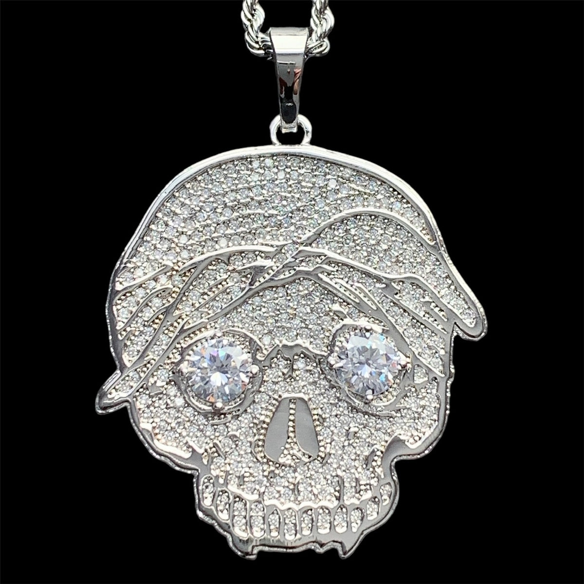 Iced out store skull chain